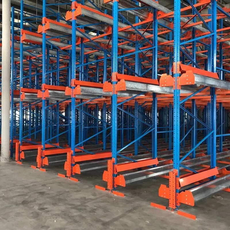 Storage shelves commonly used in cold chain logistics warehousing